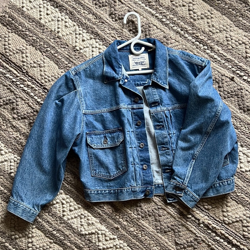 Levi’s oversized puff sleeve jean jacket size M